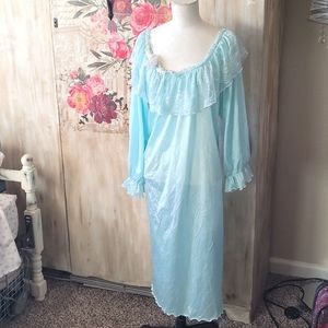 Sweet Old World Vintage Nightgown